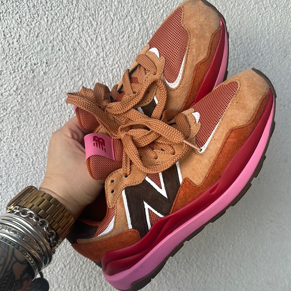 New Balance Sneakers - Brown and Pink